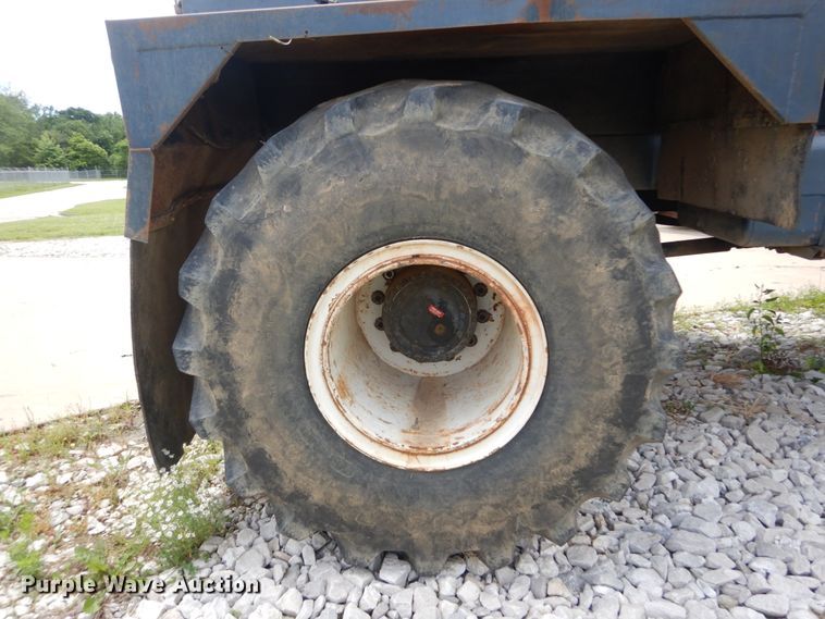 image for item IT9130 1991 Off Road Floater 4030HD  water wagon