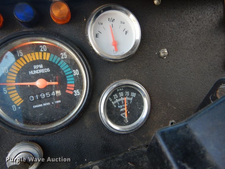 image for item IT9131 2006 Off Road Floater M6030  water wagon