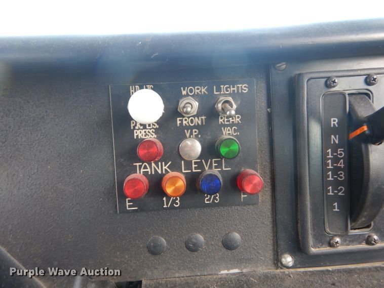 image for item IT9131 2006 Off Road Floater M6030  water wagon