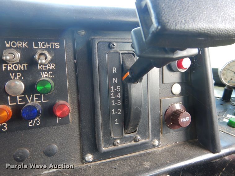 image for item IT9131 2006 Off Road Floater M6030  water wagon