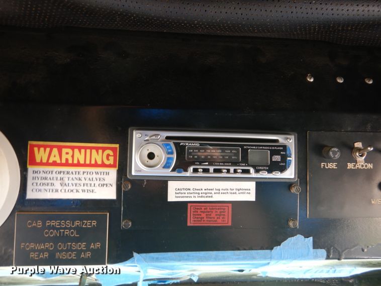 image for item IT9131 2006 Off Road Floater M6030  water wagon