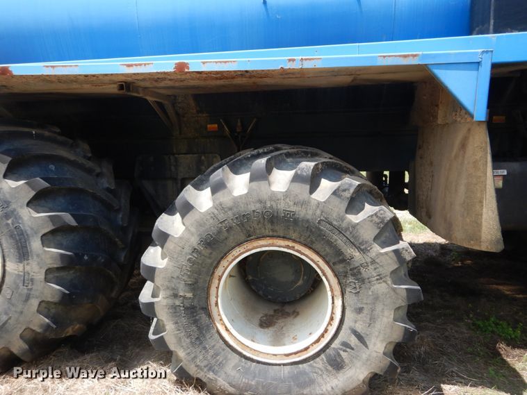 image for item IT9131 2006 Off Road Floater M6030  water wagon