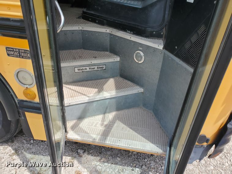 image for item IT9766 2001 Blue Bird TC2000  school bus