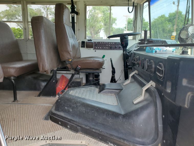 image for item IT9766 2001 Blue Bird TC2000  school bus