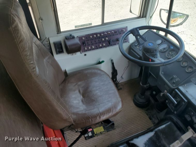 image for item IT9766 2001 Blue Bird TC2000  school bus