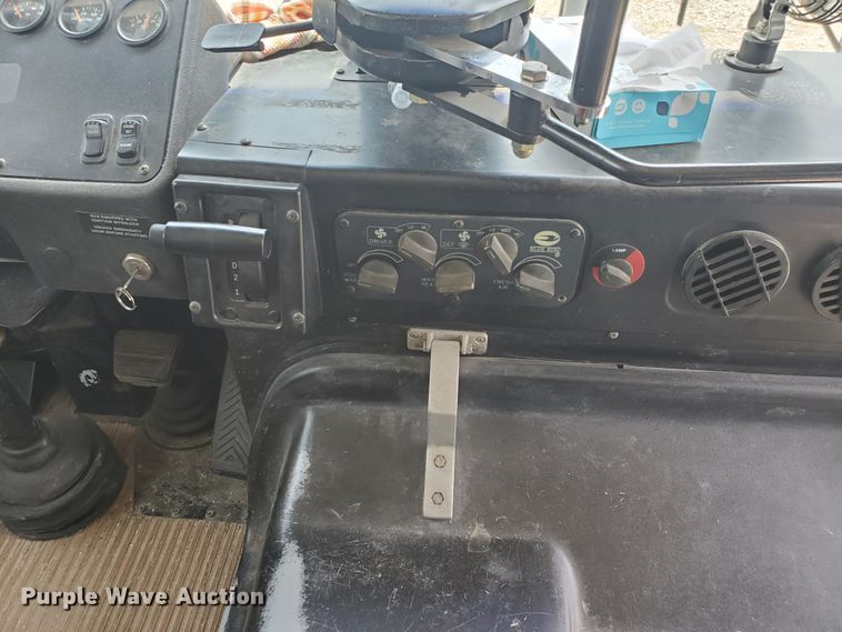 image for item IT9766 2001 Blue Bird TC2000  school bus