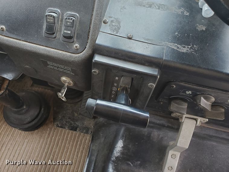 image for item IT9766 2001 Blue Bird TC2000  school bus