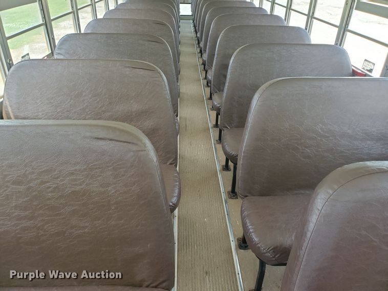 image for item IT9766 2001 Blue Bird TC2000  school bus