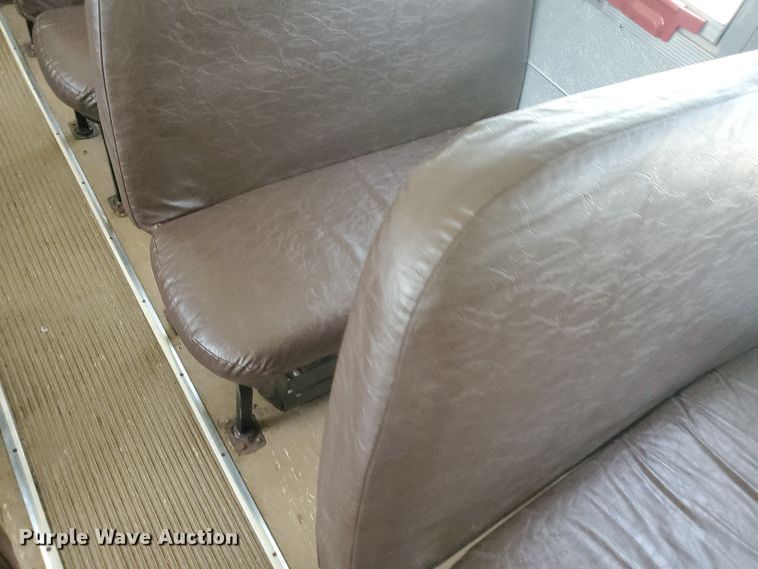 image for item IT9766 2001 Blue Bird TC2000  school bus