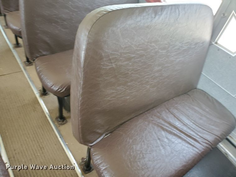 image for item IT9766 2001 Blue Bird TC2000  school bus