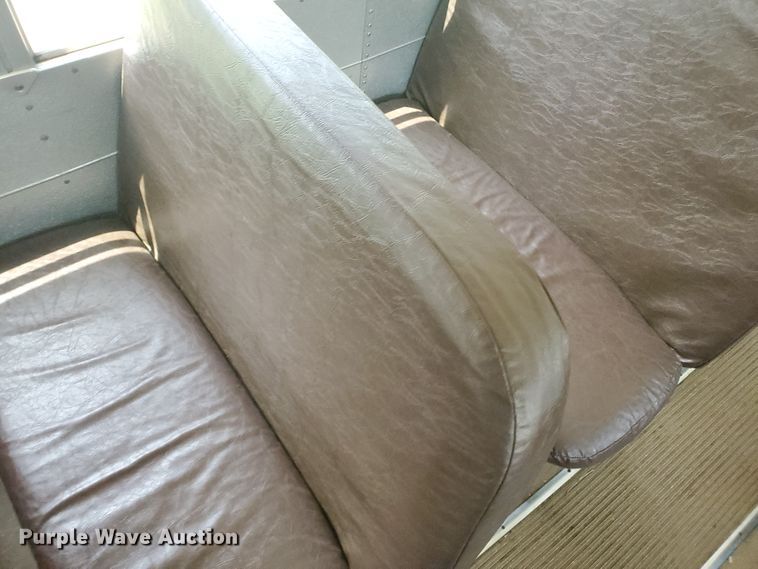 image for item IT9766 2001 Blue Bird TC2000  school bus