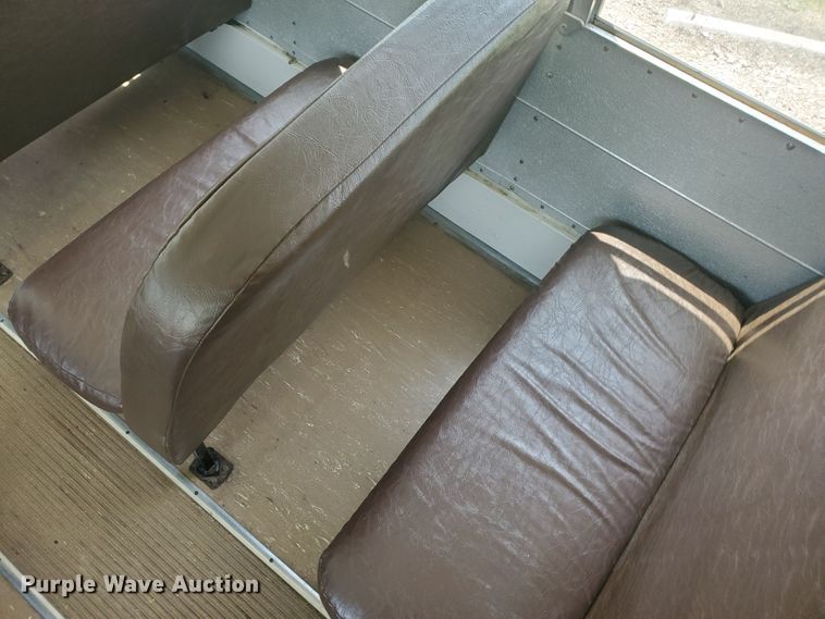 image for item IT9766 2001 Blue Bird TC2000  school bus