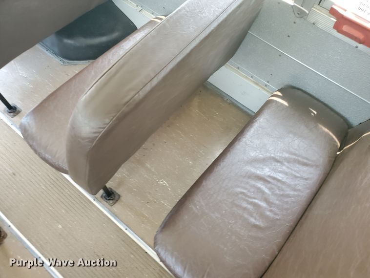 image for item IT9766 2001 Blue Bird TC2000  school bus