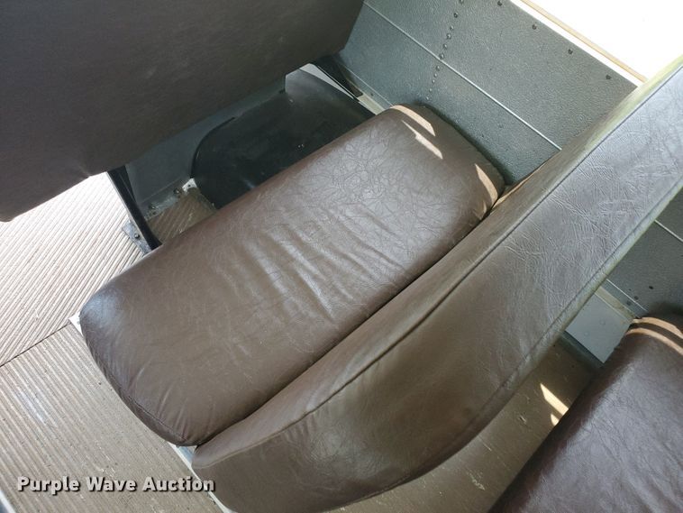 image for item IT9766 2001 Blue Bird TC2000  school bus