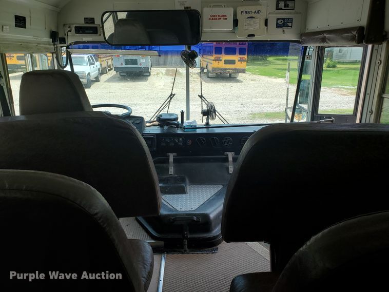 image for item IT9766 2001 Blue Bird TC2000  school bus