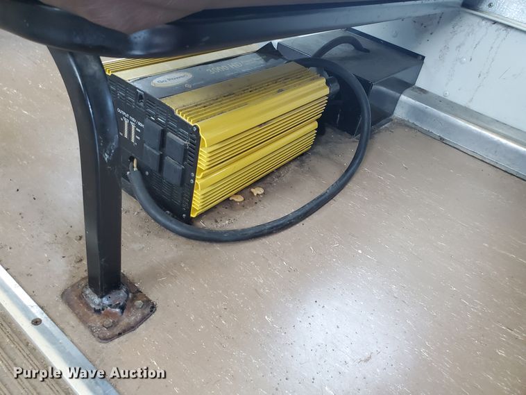 image for item IT9766 2001 Blue Bird TC2000  school bus