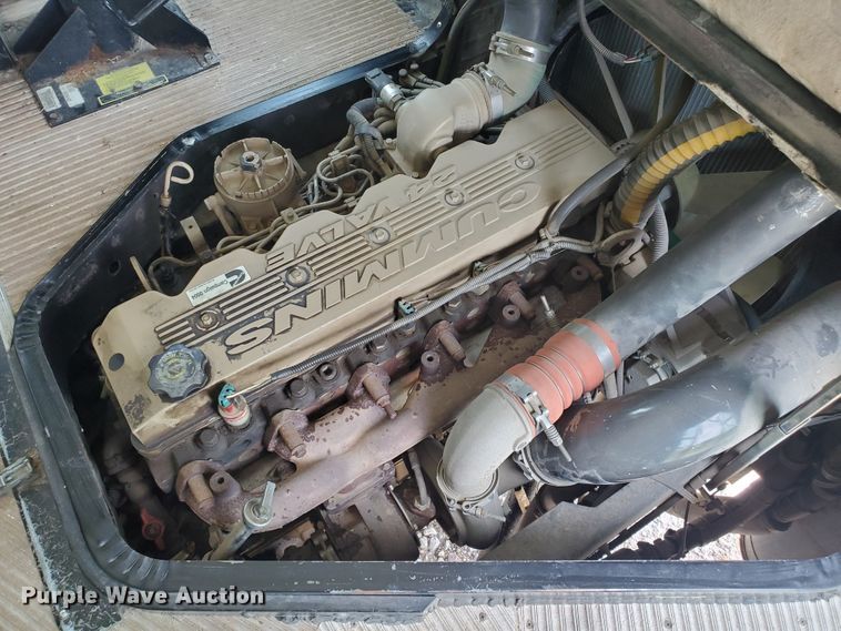 image for item IT9766 2001 Blue Bird TC2000  school bus