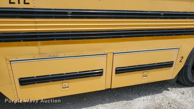 image for item IT9766 2001 Blue Bird TC2000  school bus