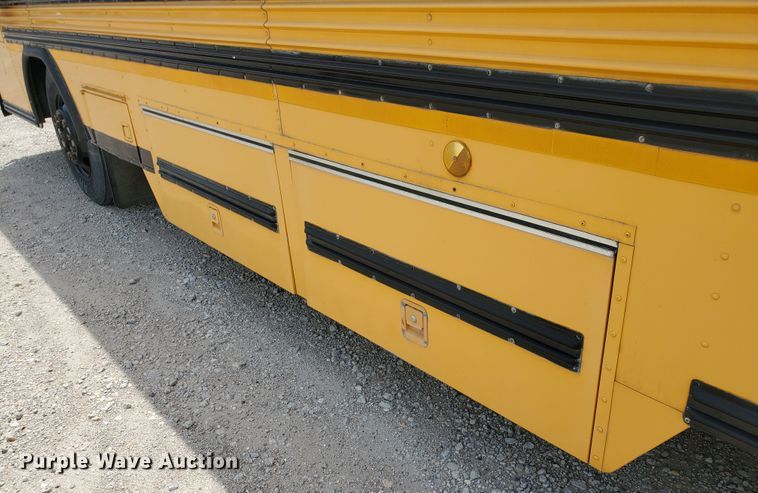 image for item IT9766 2001 Blue Bird TC2000  school bus