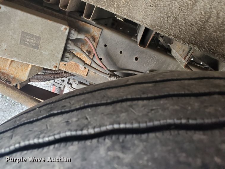 image for item IT9766 2001 Blue Bird TC2000  school bus