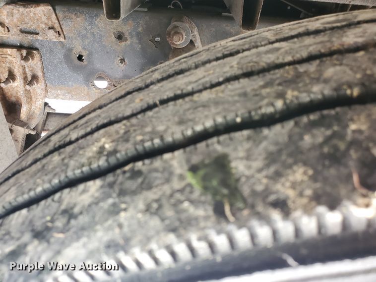 image for item IT9766 2001 Blue Bird TC2000  school bus