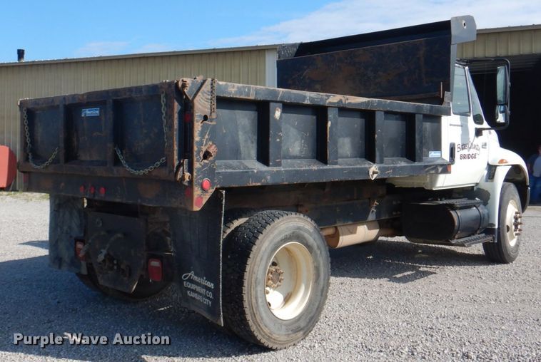 image for item JY9914 2005 International 4400  dump truck