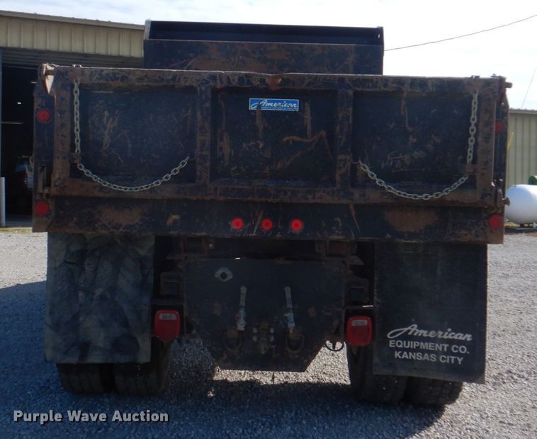 image for item JY9914 2005 International 4400  dump truck