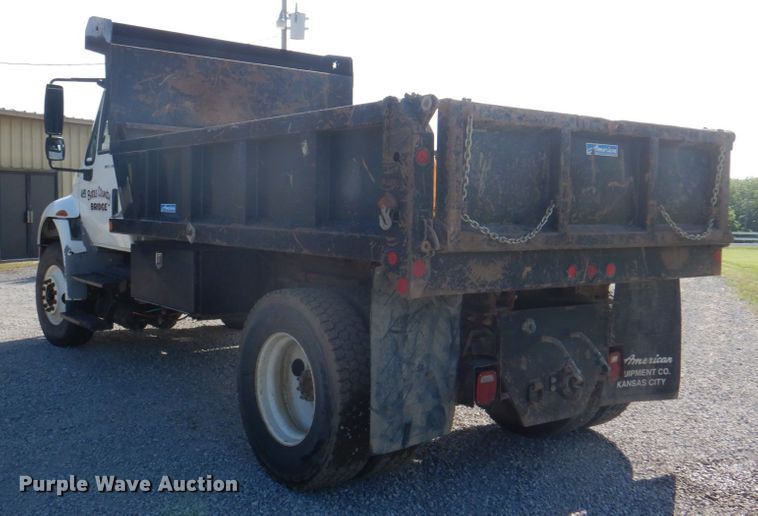 image for item JY9914 2005 International 4400  dump truck