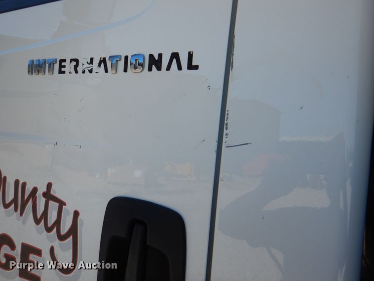 image for item JY9914 2005 International 4400  dump truck