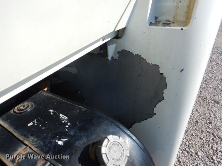 image for item JY9914 2005 International 4400  dump truck