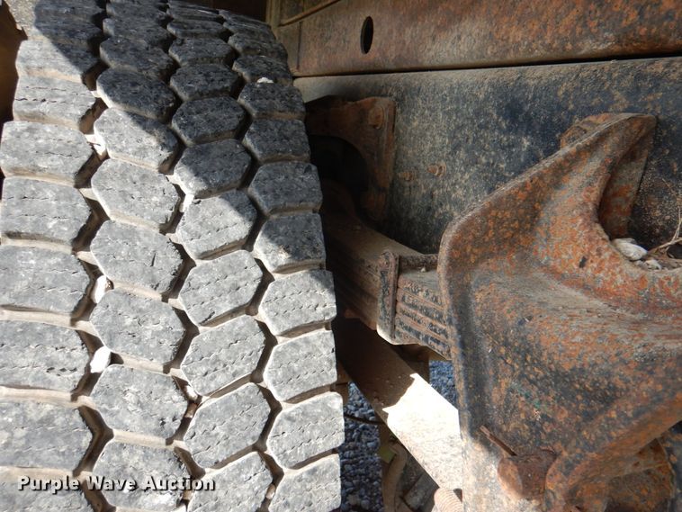 image for item JY9914 2005 International 4400  dump truck