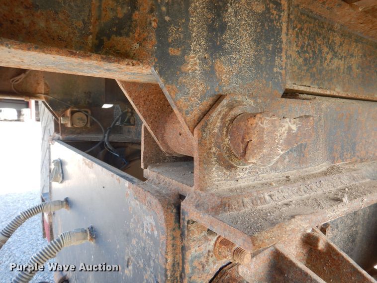 image for item JY9914 2005 International 4400  dump truck