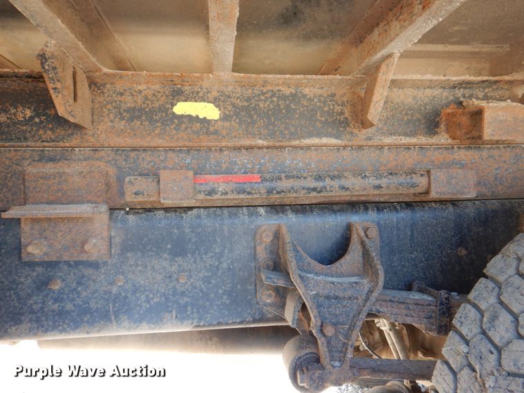 image for item JY9914 2005 International 4400  dump truck