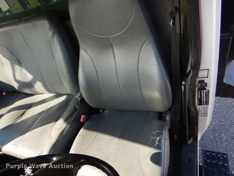 image for item JY9914 2005 International 4400  dump truck