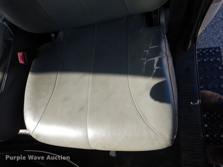 image for item JY9914 2005 International 4400  dump truck