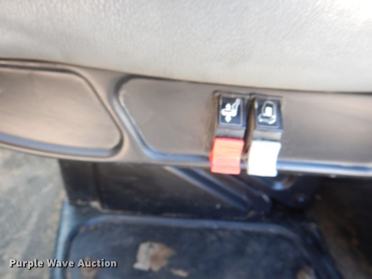 image for item JY9914 2005 International 4400  dump truck