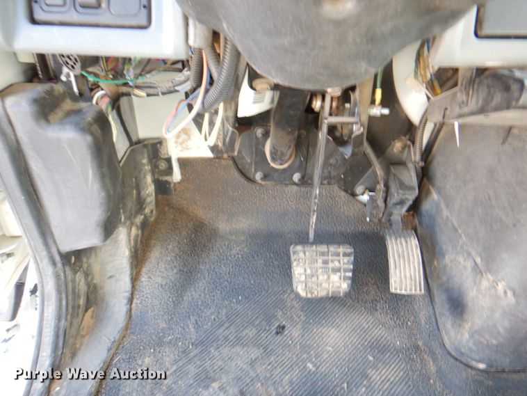 image for item JY9914 2005 International 4400  dump truck