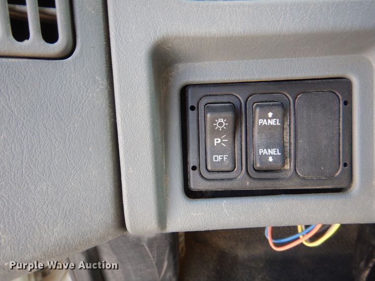 image for item JY9914 2005 International 4400  dump truck