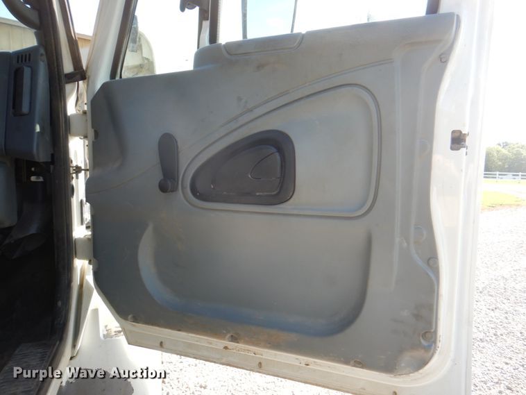 image for item JY9914 2005 International 4400  dump truck