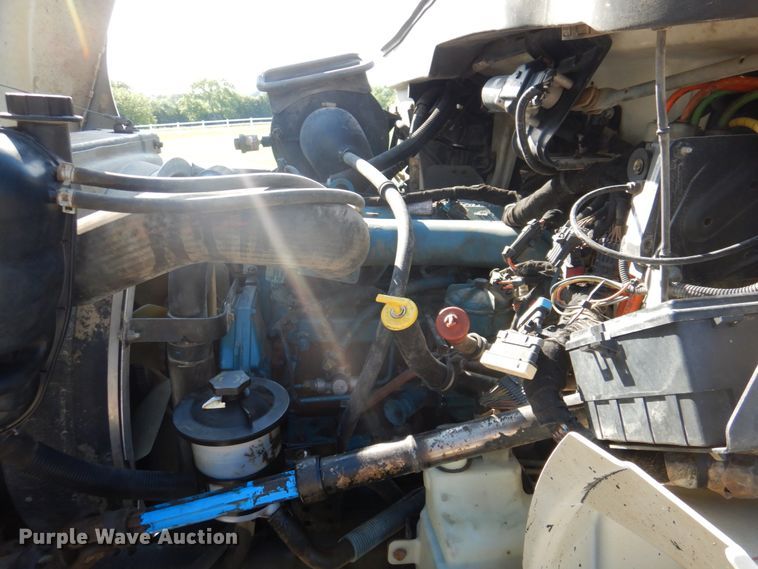 image for item JY9914 2005 International 4400  dump truck