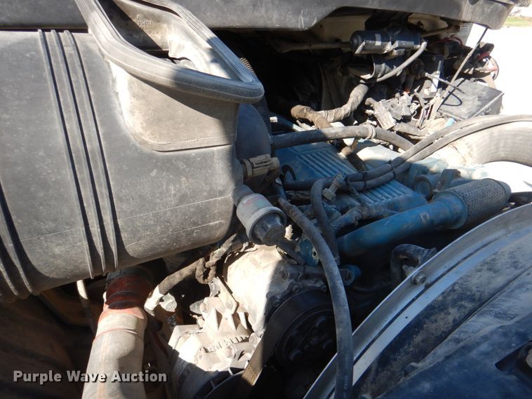 image for item JY9914 2005 International 4400  dump truck