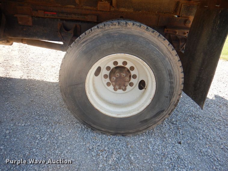 image for item JY9914 2005 International 4400  dump truck