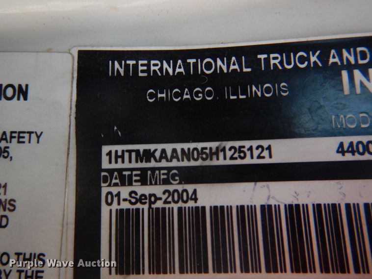 image for item JY9914 2005 International 4400  dump truck