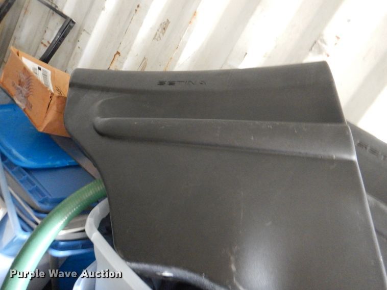 image for item JY9929 2013 Ford Explorer  rear door panels