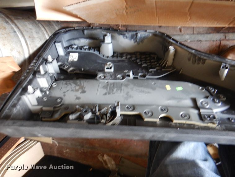 image for item JY9929 2013 Ford Explorer  rear door panels