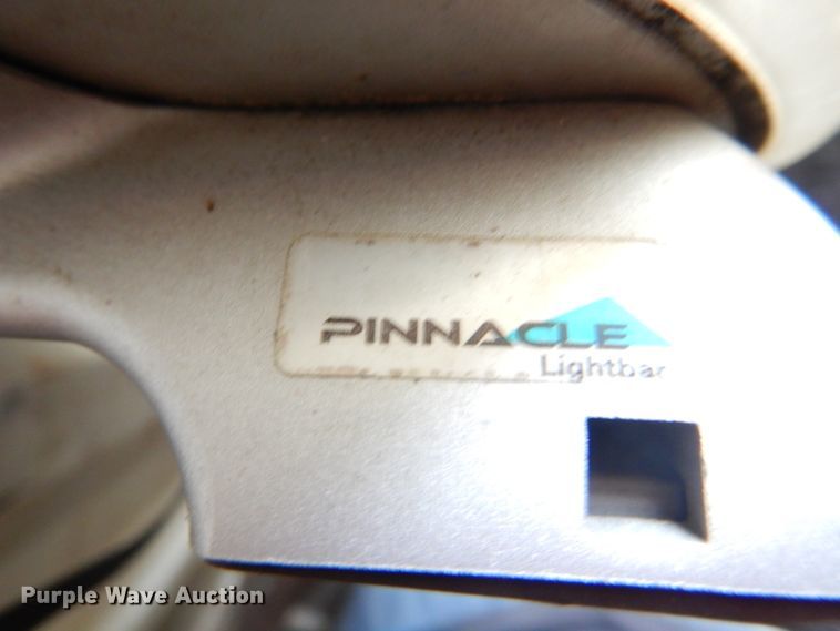 image for item JY9933 Pinnacle light bar