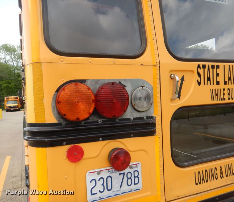 image for item JY9953 2003 International 3800  school bus