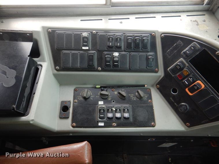 image for item JY9953 2003 International 3800  school bus