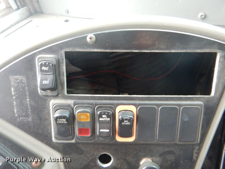 image for item JY9953 2003 International 3800  school bus