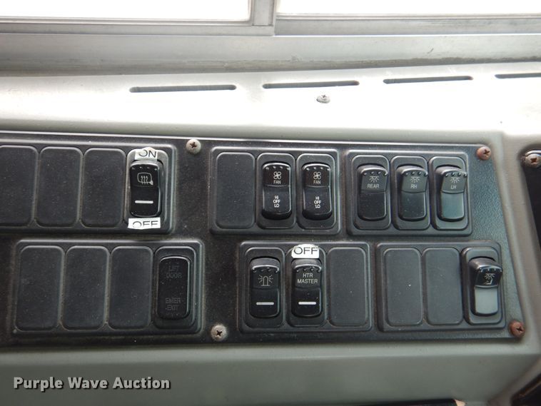 image for item JY9953 2003 International 3800  school bus